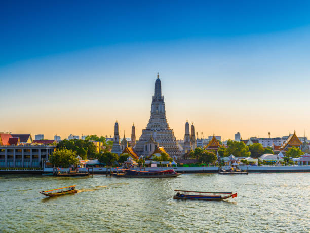 Wat Arun Temple of dawn in Bangkok Thailand Wat Arun Temple of dawn in Bangkok Thailand after restoration, 2018 thailand stock pictures, royalty-free photos & images