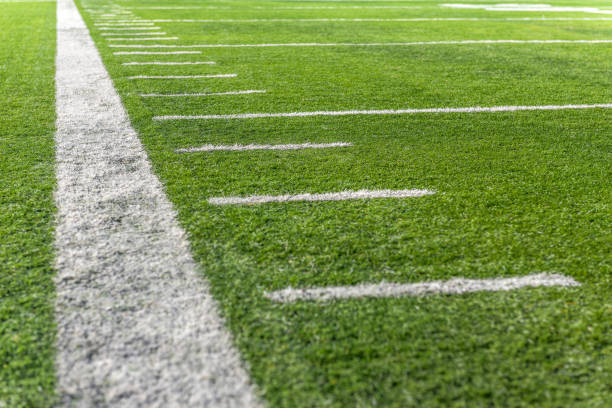 Ways to victory Typical yard line marks on American Football Field american football field stadium stock pictures, royalty-free photos & images