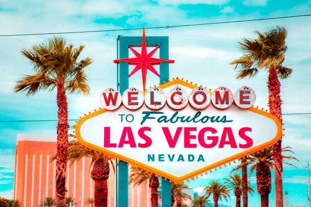 Welcome to Fabulous Las Vegas sign, Las Vegas Strip, Nevada, USA Classic view of Welcome to Fabulous Las Vegas sign at the south end of world famous Las Vegas strip on a beautiful sunny day with blue sky and clouds, Las Vegas, Nevada, USA las vegas stock pictures, royalty-free photos & images