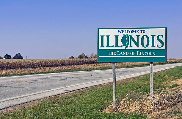 Welcome to Illinois sign on the side of a road A welcome sign at the Illinois state line illinois stock pictures, royalty-free photos & images