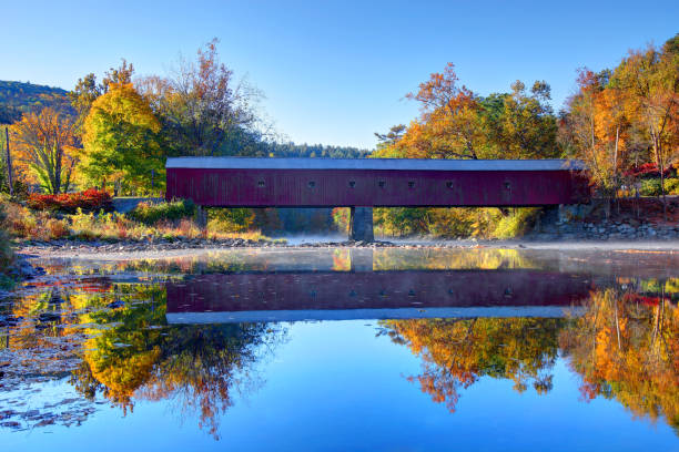 West Cornwall Bridge on the Housatonic River in the Litchfield Hills of Connecticut West Cornwall Bridge on the Housatonic River in the Litchfield Hills of Connecticut covered bridge stock pictures, royalty-free photos & images