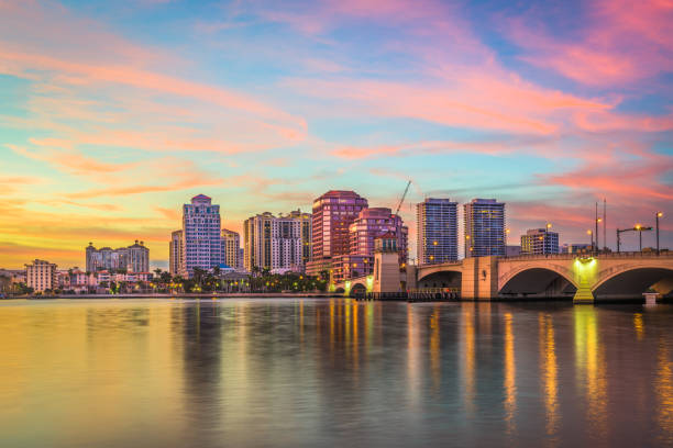 West Palm Beach, Florida, USA West Palm Beach, Florida, USA downtown skyline. south stock pictures, royalty-free photos & images