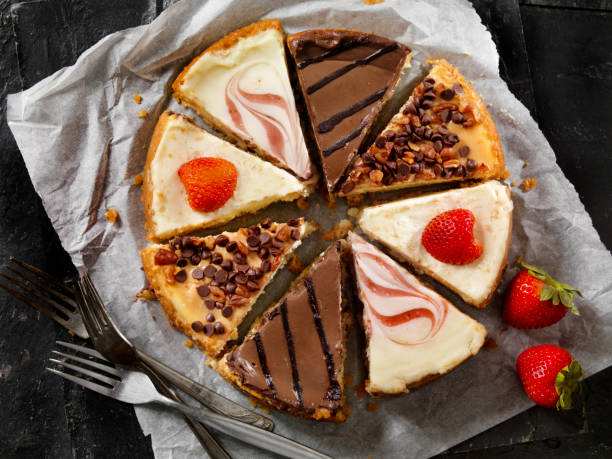 wat is uw favoriete soort cheesecake - kwarktaart stockfoto's en -beelden