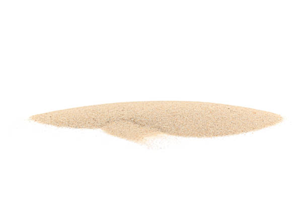 pile blanche de sable d'isolement sur le fond blanc, vrai sable des maldives comme texture ou fond - sable photos et images de collection
