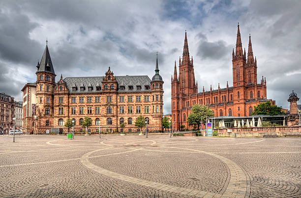 Wiesbaden, Germany The Demsches Gelande square with the new townhall and the  Marktkirche church in Wiesbaden, Germany hesse germany stock pictures, royalty-free photos & images