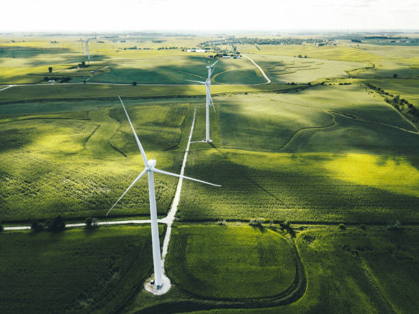 windturbine in iowa - green energy stockfoto's en -beelden
