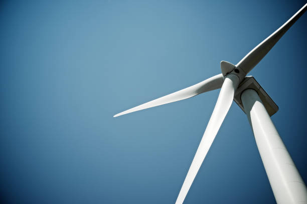 windmühle - windenergie stock-fotos und bilder