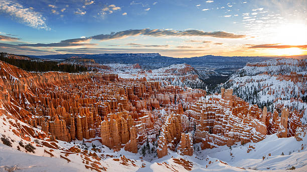 Winter Bryce Canyon Sunrise Sunrise at Inspiration Point, Bryce Canyon National Park, Utah bryce canyon stock pictures, royalty-free photos & images