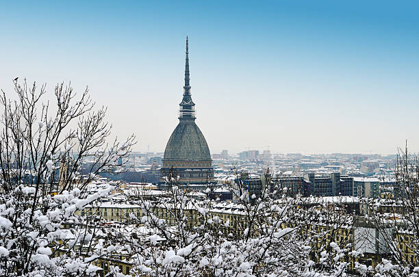 winter skyline von turin - torino stock-fotos und bilder