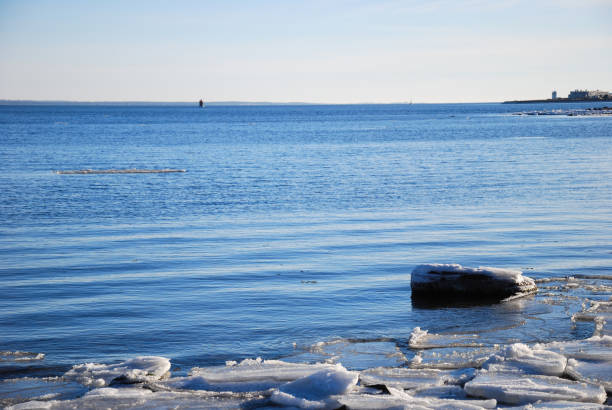 winter view by the coast - kalmar bildbanksfoton och bilder