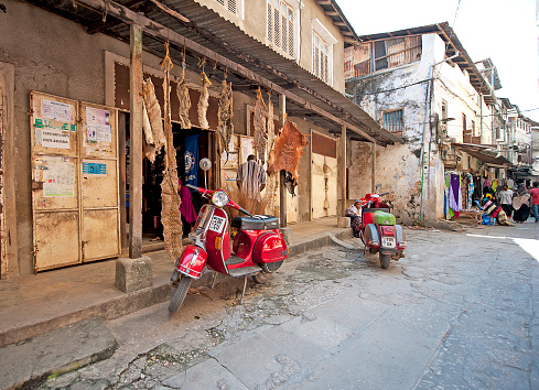 Hechicero Tienda Stone Town Zanzíbar Tanzania Foto de stock y más banco de  imágenes de Calle - iStock