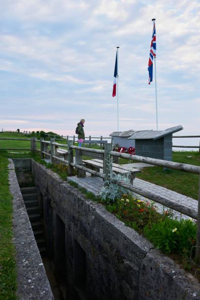 sitio conmemorativo de la segunda guerra mundial en port en bessin en normandía en francia - colleville fotografías e imágenes de stock