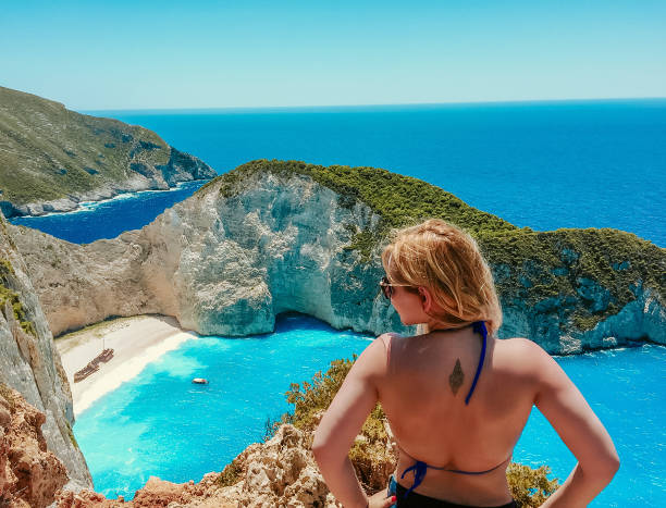 zakinthos eiland in griekenland - navagio beach stockfoto's en -beelden