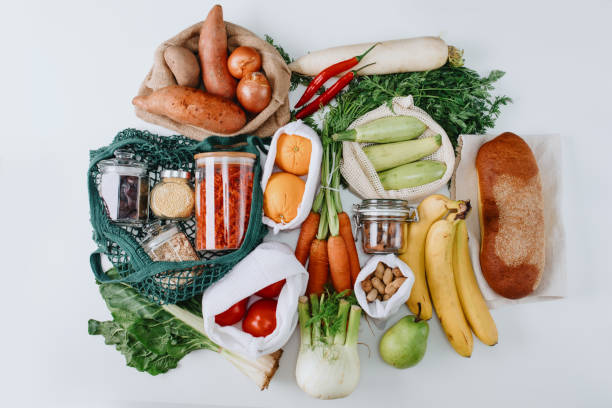 zero waste shopping concept - veganist stockfoto's en -beelden