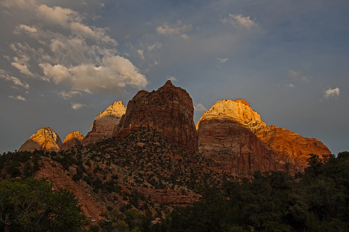 Breathtaking scenery along the easy and accessable Parus trail in the Zion National Park. Utah