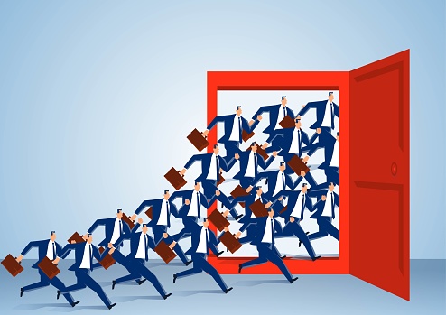 A crowd of crowded businessmen running desperately towards the door, businessmen struggling to compete and trying to get inside the door to seize the opportunity