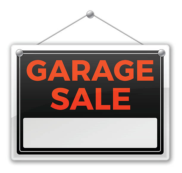 ilustrações de stock, clip art, desenhos animados e ícones de sinal de venda de garagem - garagem abrindo