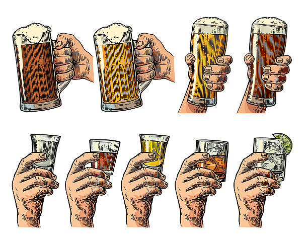 ilustraciones, imágenes clip art, dibujos animados e iconos de stock de mano masculina sosteniendo un vaso con cerveza, tequila, vodka, ron, whisky - mano agarrando botella de cerveza y taza