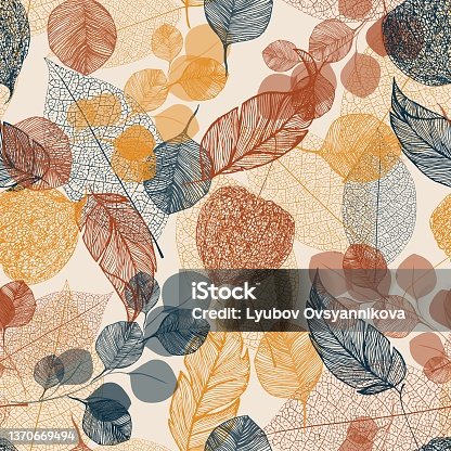 istock Seamless floral pattern with physalis and leaves 1370669494