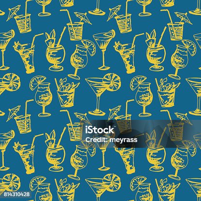 istock Seamless pattern with hand drawn cocktails glasses. 814310428