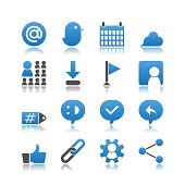 istock Set of 16 Social Network simple vector icons 462264535