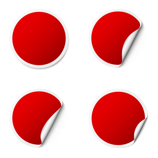 흰색 배경에 고립 된 접힌된 가장자리와 함께 빨간색 라운드 접착제 스티커 세트. - 스티커 stock illustrations