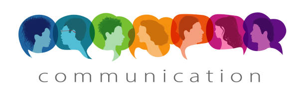 ilustrações, clipart, desenhos animados e ícones de a silhueta cabeça as pessoas no perfil dentro da bolha de fala falando e se comunicando. texto de comunicação. comunicar e compartilhar ideias e informações nas redes sociais. conceito comunitário - comunicação