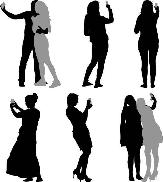 ilustrações, clipart, desenhos animados e ícones de silhuetas homem e mulher tomando selfie com smartphone - selfie