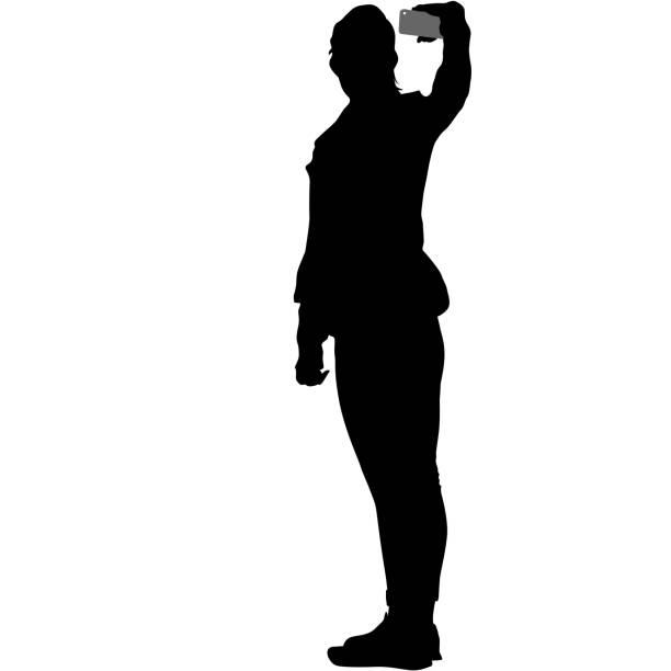 illustrazioni stock, clip art, cartoni animati e icone di tendenza di silhouette donna che scatta selfie con smartphone su sfondo bianco - selfie