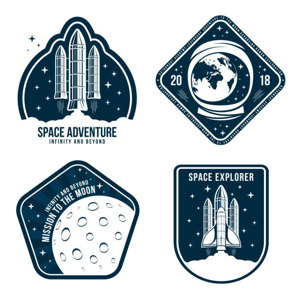 космические значки с шлемом астронавта, запуском ракеты и луной. набор старинных этикетки астронавта или патч для вышивки в космической ко� - лоскутное шитьё stock illustrations