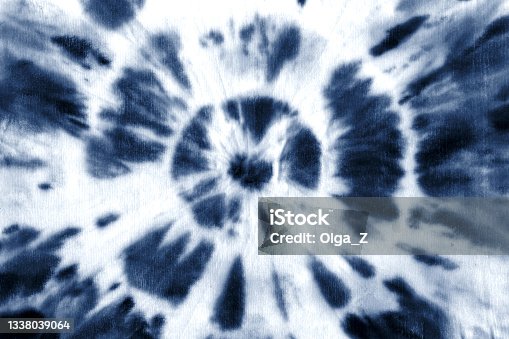 istock Tie dye circle shibori indigo blue navy white abstract background 1338039064