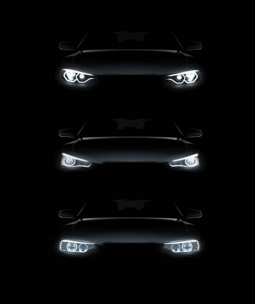 векторная иллюстрация автомобильных фонарей реалистично установить стильный силуэт автомобиля с белыми фарами на заднем плане - крупный план stock illustrations