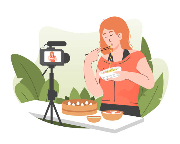彼女のオンラインビデオチャンネルのビデオを録画しながら麺を食べる女性の食べ物のvlogger。コンテンツ作成者は、カメラを使用してオンライン食品レビューを共有します。フードブロガー - 自撮り点のイラスト素材／クリップアート素材／マンガ素材／アイコン素材