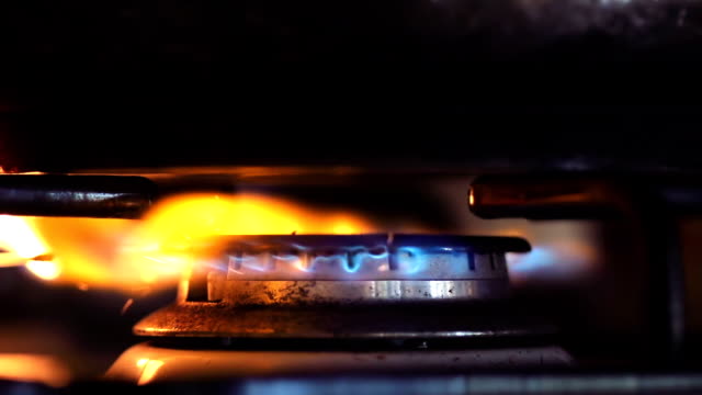 Hobs ignition from a matchstick