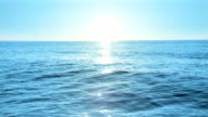 istock Sunrise at sea, loopable 173045943